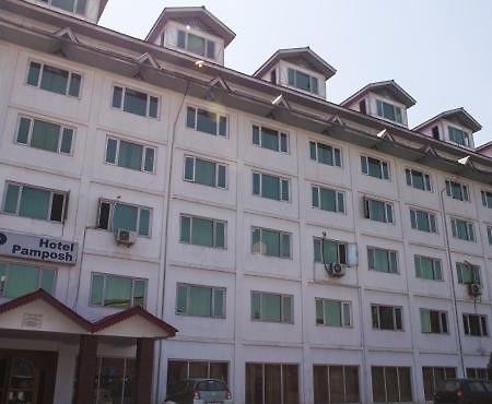 Hotel Pamposh Srīnagar Eksteriør bilde
